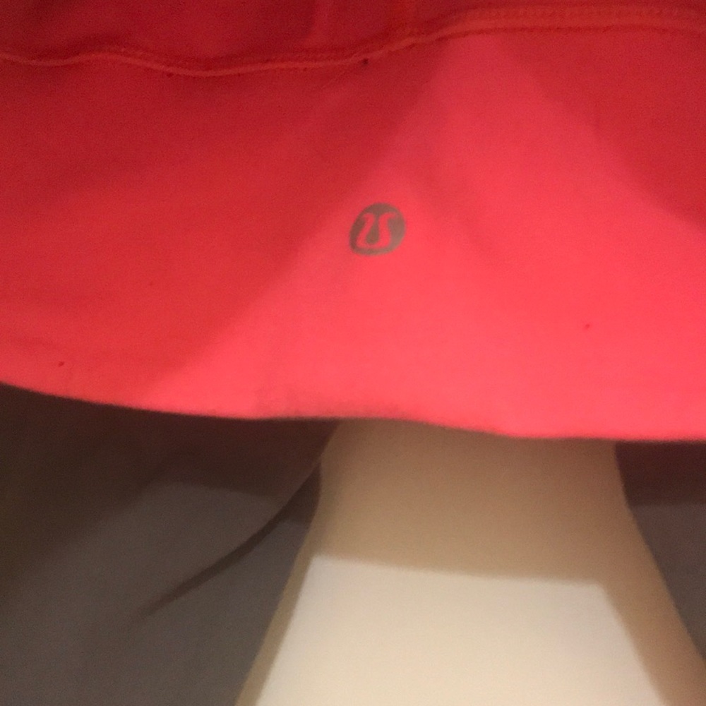 Reversible crops - Picture 2 of 2